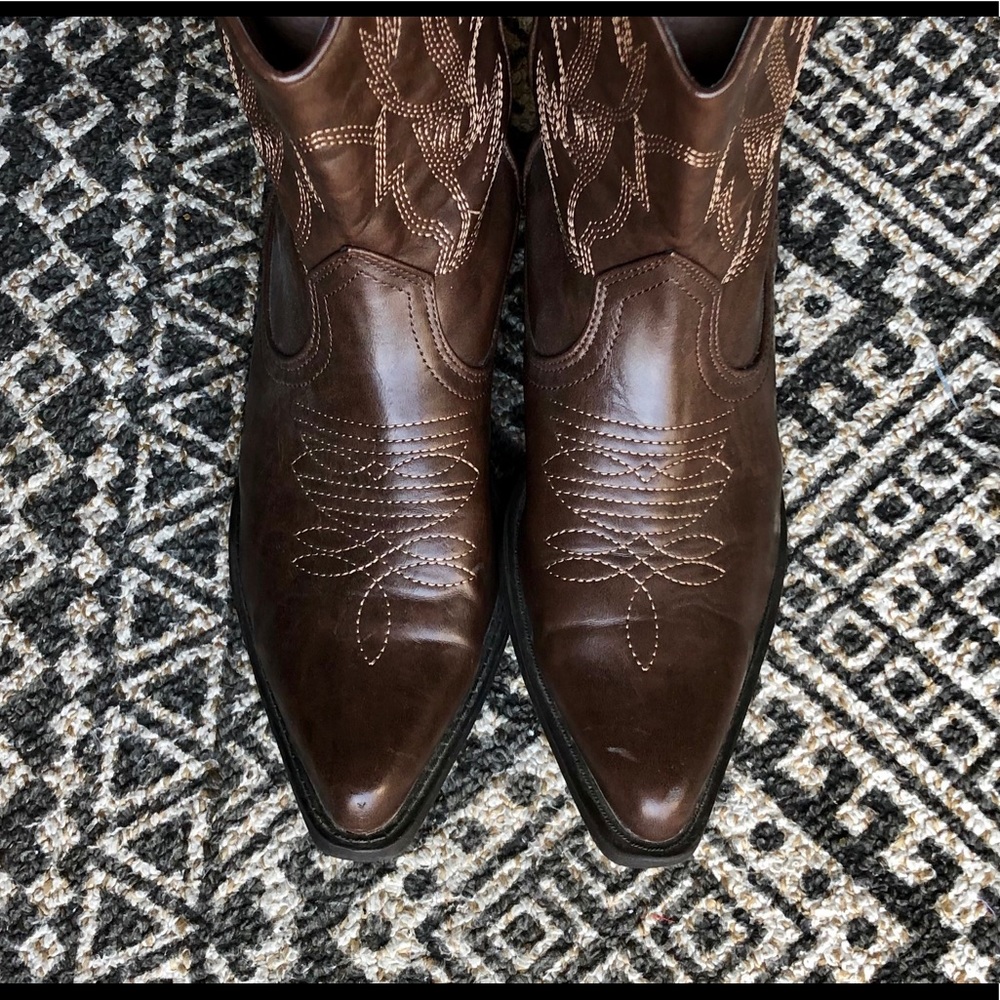 Women’s cowboy boots